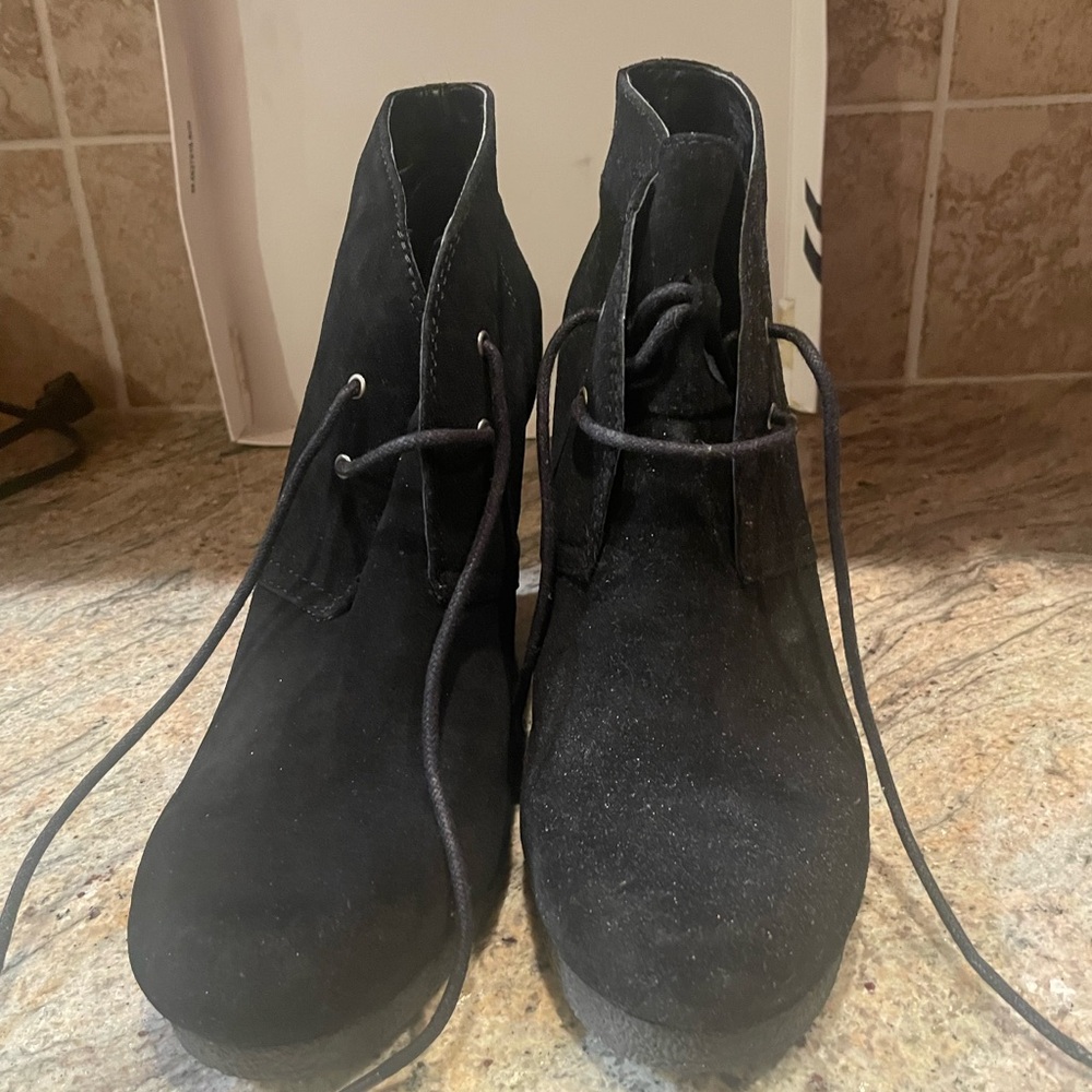 Nine West black Swede heeled booties
